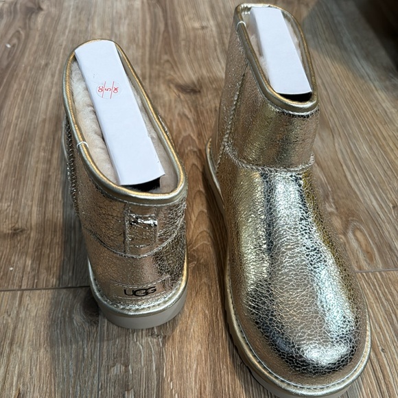 Brand New in the Box Gold Uggs - Picture 3 of 6